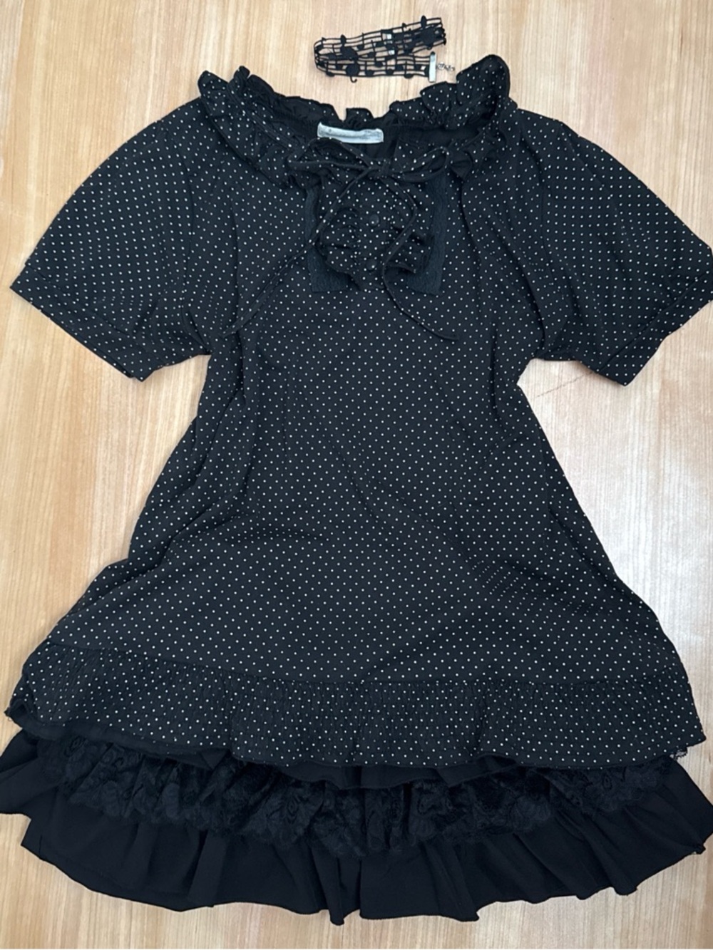 sweet polkadots button ribbon top